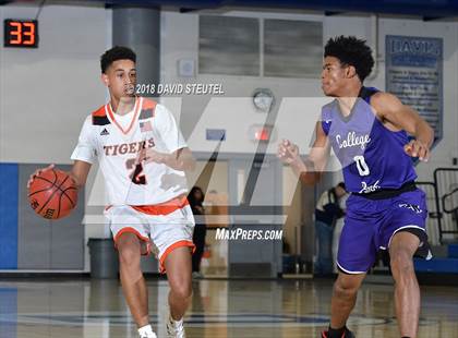 Thumbnail 1 in College Park vs. Roseville (Les Curry Invitational) photogallery.