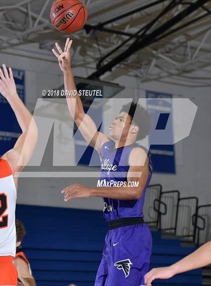 Thumbnail 1 in College Park vs. Roseville (Les Curry Invitational) photogallery.