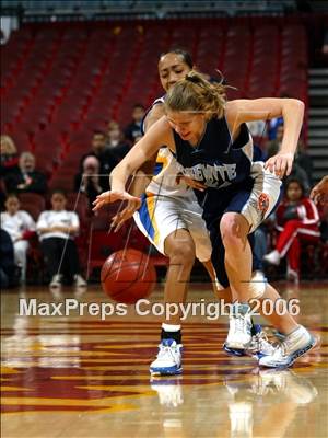 Thumbnail 3 in Yosemite vs. Bishop Amat (CIF SoCal D3 Final) photogallery.