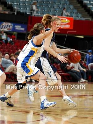 Thumbnail 1 in Yosemite vs. Bishop Amat (CIF SoCal D3 Final) photogallery.