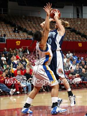 Thumbnail 3 in Yosemite vs. Bishop Amat (CIF SoCal D3 Final) photogallery.