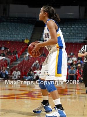 Thumbnail 3 in Yosemite vs. Bishop Amat (CIF SoCal D3 Final) photogallery.