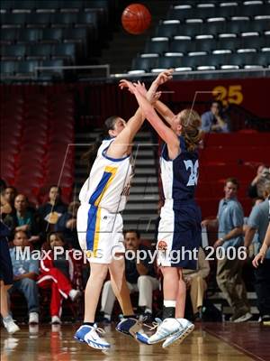 Thumbnail 3 in Yosemite vs. Bishop Amat (CIF SoCal D3 Final) photogallery.