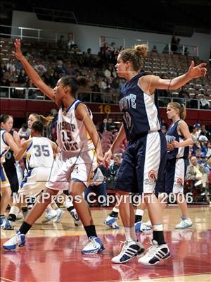 Thumbnail 1 in Yosemite vs. Bishop Amat (CIF SoCal D3 Final) photogallery.