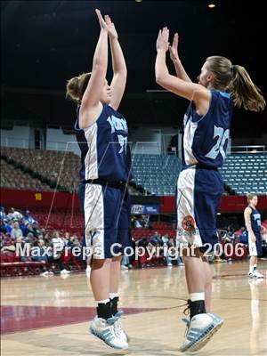 Thumbnail 1 in Yosemite vs. Bishop Amat (CIF SoCal D3 Final) photogallery.