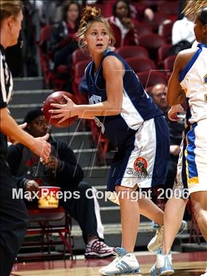 Thumbnail 3 in Yosemite vs. Bishop Amat (CIF SoCal D3 Final) photogallery.