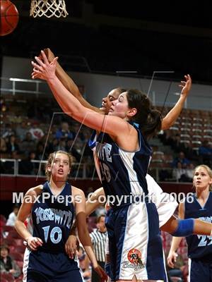 Thumbnail 2 in Yosemite vs. Bishop Amat (CIF SoCal D3 Final) photogallery.