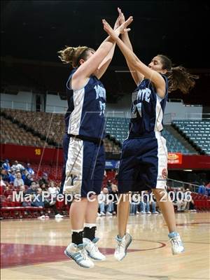 Thumbnail 3 in Yosemite vs. Bishop Amat (CIF SoCal D3 Final) photogallery.