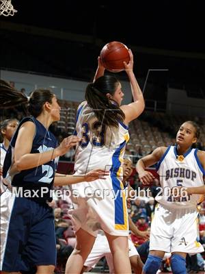 Thumbnail 1 in Yosemite vs. Bishop Amat (CIF SoCal D3 Final) photogallery.