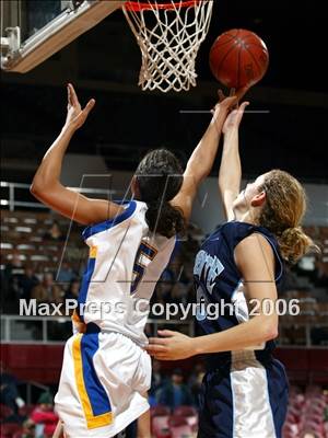 Thumbnail 1 in Yosemite vs. Bishop Amat (CIF SoCal D3 Final) photogallery.