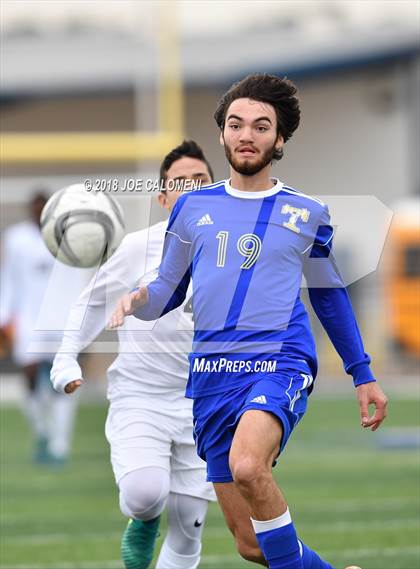 Thumbnail 2 in Victoria East vs Tivy (New Braunfels Tournament) photogallery.