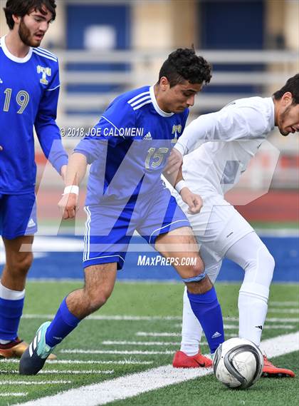 Thumbnail 1 in Victoria East vs Tivy (New Braunfels Tournament) photogallery.