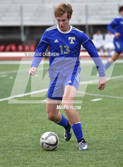 Thumbnail 3 in Victoria East vs Tivy (New Braunfels Tournament) photogallery.