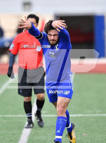 Thumbnail 2 in Victoria East vs Tivy (New Braunfels Tournament) photogallery.
