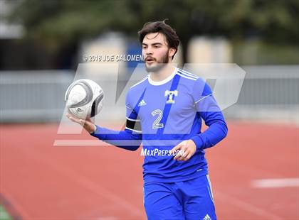 Thumbnail 1 in Victoria East vs Tivy (New Braunfels Tournament) photogallery.