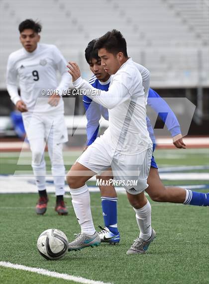 Thumbnail 1 in Victoria East vs Tivy (New Braunfels Tournament) photogallery.
