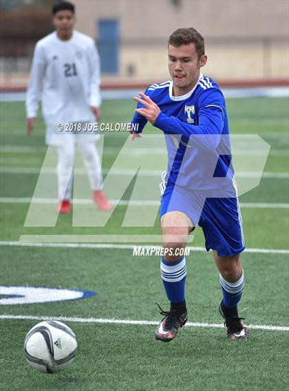 Thumbnail 2 in Victoria East vs Tivy (New Braunfels Tournament) photogallery.
