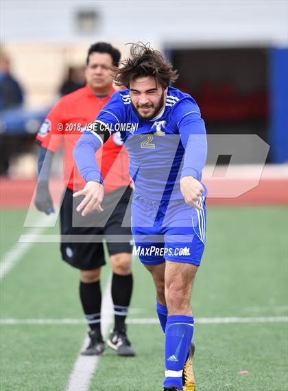 Thumbnail 3 in Victoria East vs Tivy (New Braunfels Tournament) photogallery.