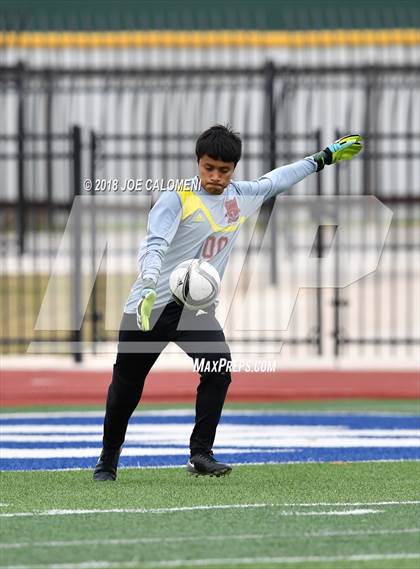 Thumbnail 3 in Victoria East vs Tivy (New Braunfels Tournament) photogallery.