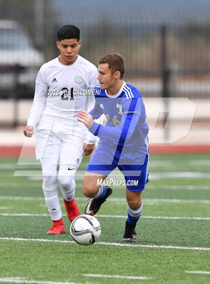 Thumbnail 3 in Victoria East vs Tivy (New Braunfels Tournament) photogallery.