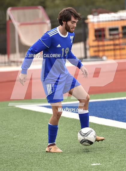 Thumbnail 3 in Victoria East vs Tivy (New Braunfels Tournament) photogallery.