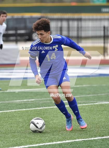 Thumbnail 1 in Victoria East vs Tivy (New Braunfels Tournament) photogallery.