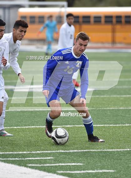 Thumbnail 1 in Victoria East vs Tivy (New Braunfels Tournament) photogallery.