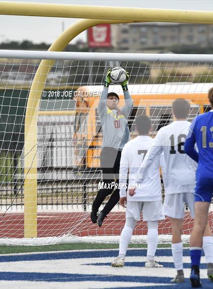 Thumbnail 3 in Victoria East vs Tivy (New Braunfels Tournament) photogallery.