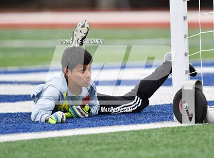Thumbnail 2 in Victoria East vs Tivy (New Braunfels Tournament) photogallery.