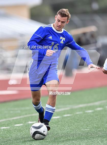 Thumbnail 2 in Victoria East vs Tivy (New Braunfels Tournament) photogallery.