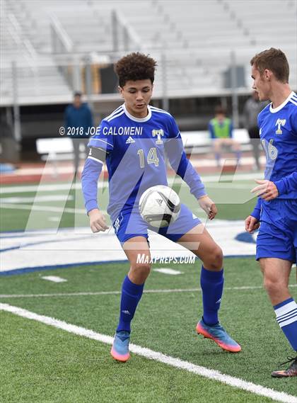 Thumbnail 3 in Victoria East vs Tivy (New Braunfels Tournament) photogallery.