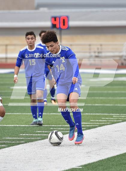 Thumbnail 1 in Victoria East vs Tivy (New Braunfels Tournament) photogallery.