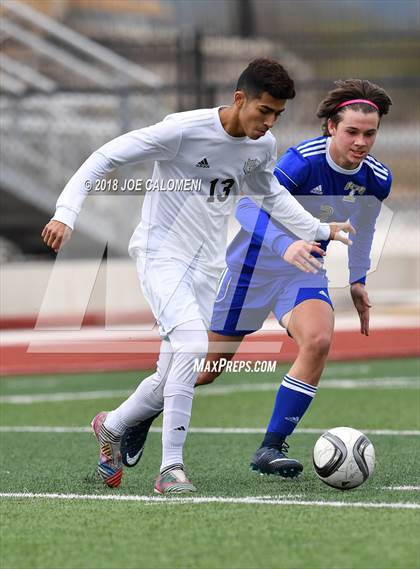 Thumbnail 3 in Victoria East vs Tivy (New Braunfels Tournament) photogallery.