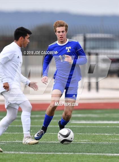 Thumbnail 1 in Victoria East vs Tivy (New Braunfels Tournament) photogallery.