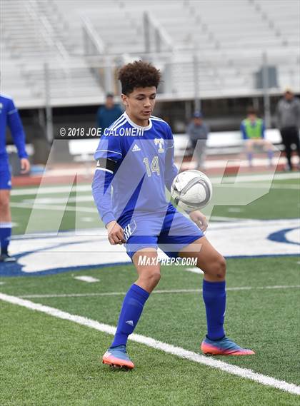 Thumbnail 2 in Victoria East vs Tivy (New Braunfels Tournament) photogallery.