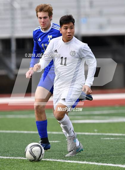 Thumbnail 3 in Victoria East vs Tivy (New Braunfels Tournament) photogallery.