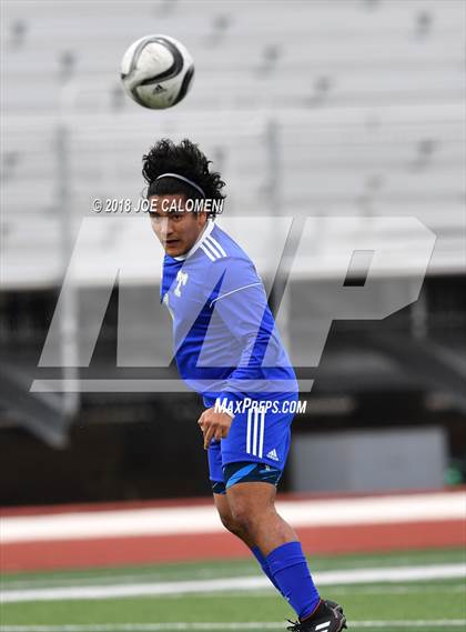 Thumbnail 3 in Victoria East vs Tivy (New Braunfels Tournament) photogallery.