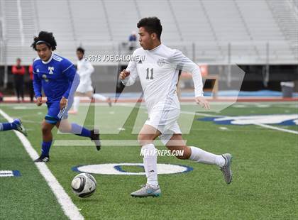 Thumbnail 2 in Victoria East vs Tivy (New Braunfels Tournament) photogallery.