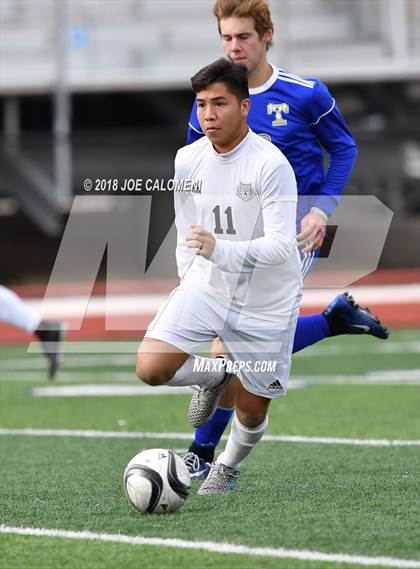 Thumbnail 2 in Victoria East vs Tivy (New Braunfels Tournament) photogallery.