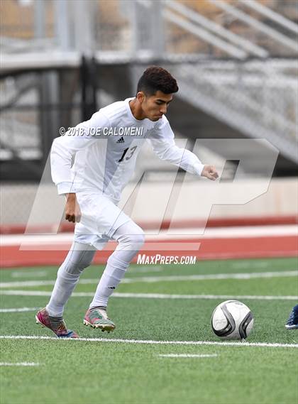 Thumbnail 2 in Victoria East vs Tivy (New Braunfels Tournament) photogallery.