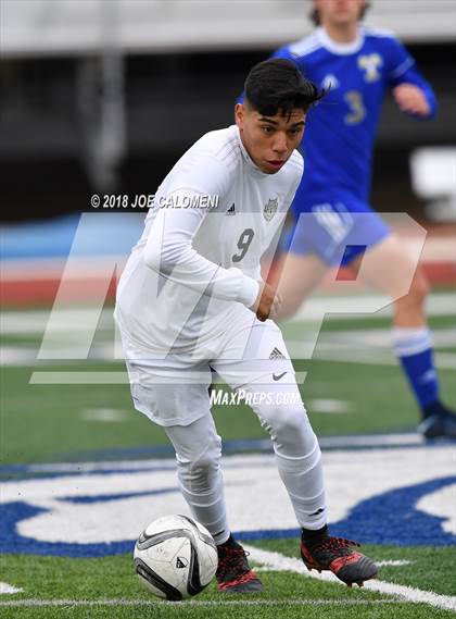Thumbnail 3 in Victoria East vs Tivy (New Braunfels Tournament) photogallery.
