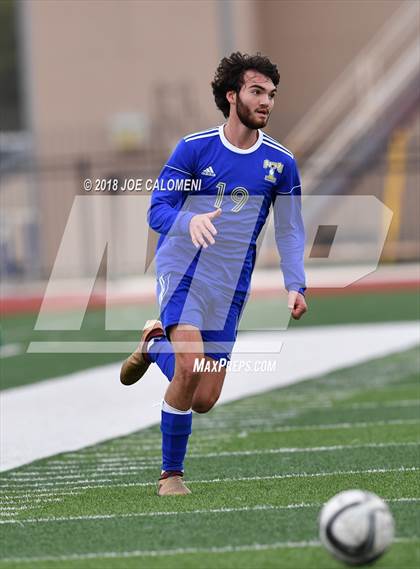 Thumbnail 1 in Victoria East vs Tivy (New Braunfels Tournament) photogallery.