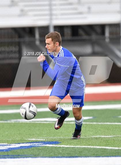 Thumbnail 2 in Victoria East vs Tivy (New Braunfels Tournament) photogallery.