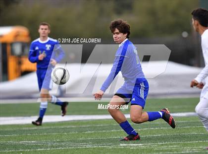 Thumbnail 2 in Victoria East vs Tivy (New Braunfels Tournament) photogallery.
