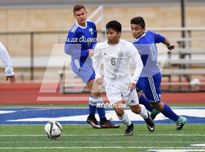 Thumbnail 2 in Victoria East vs Tivy (New Braunfels Tournament) photogallery.