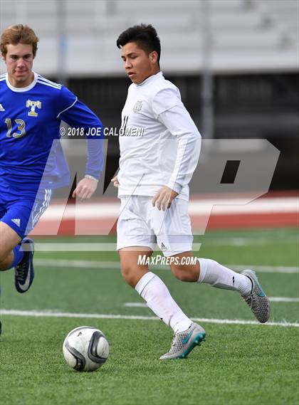 Thumbnail 2 in Victoria East vs Tivy (New Braunfels Tournament) photogallery.