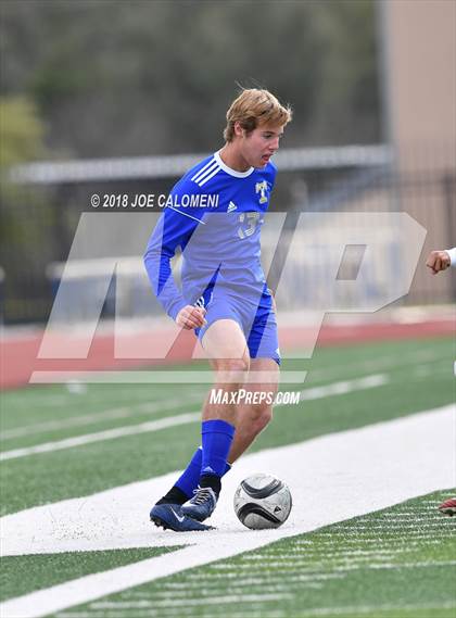 Thumbnail 3 in Victoria East vs Tivy (New Braunfels Tournament) photogallery.