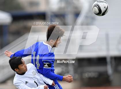 Thumbnail 2 in Victoria East vs Tivy (New Braunfels Tournament) photogallery.