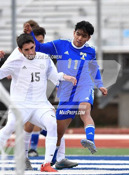 Thumbnail 2 in Victoria East vs Tivy (New Braunfels Tournament) photogallery.