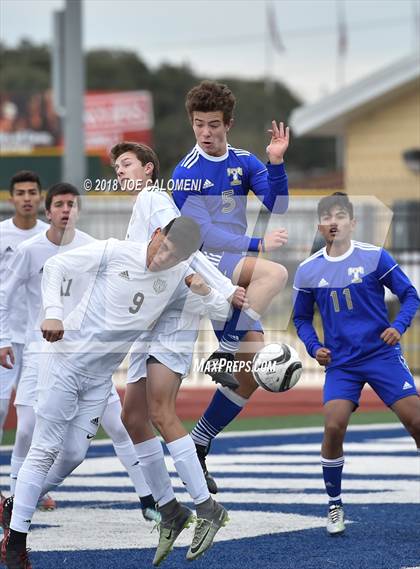 Thumbnail 2 in Victoria East vs Tivy (New Braunfels Tournament) photogallery.